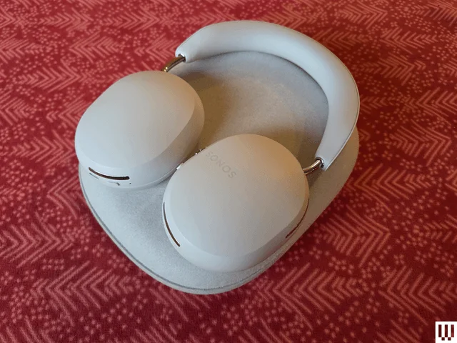 Image may contain: Accessories, and Jewelry